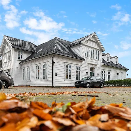 Experience Norway's History I With Free Parking Apartment