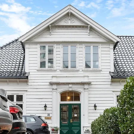 Experience Norway's History I With Free Parking Apartment *