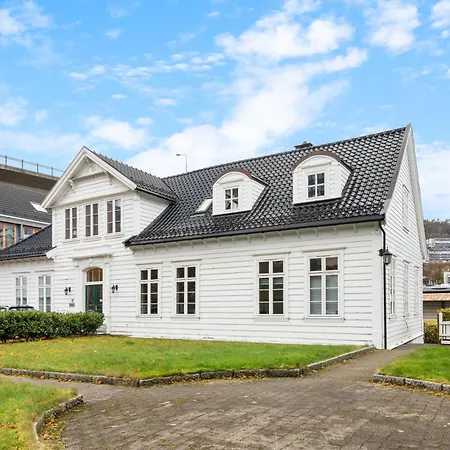 Experience Norway's History I With Free Parking Apartment