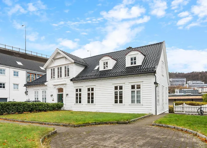 Experience Norway's History I With Free Parking Leilighet